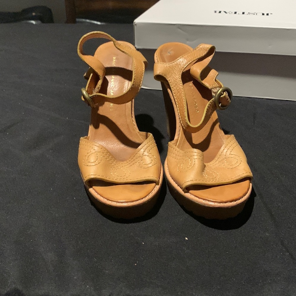A Marc by Marc Jacobs design. Sandal heel. Tan. Size 7